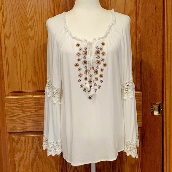 Democracy Embroidered Ivory Gauzy Bohemian Peasant Top with Bell Sleeves Sz L - Picture 3 of 14